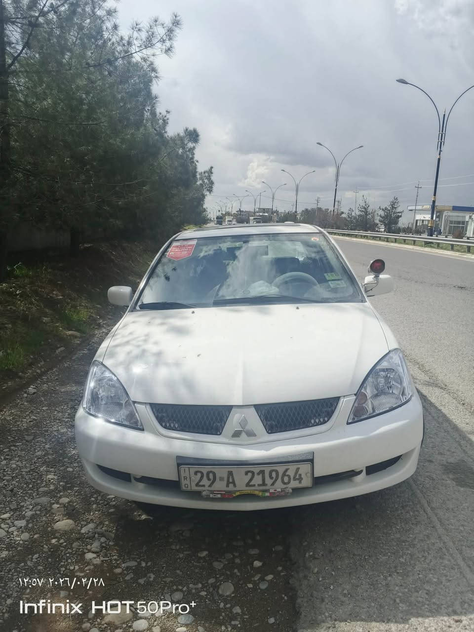 سلام عليكم لانسر موديل 2001بسمي رقم واسط مصبوغه جماليه مكفوله من اي ضربه
كير ومكينه وتبريد مكفولات تخم تاير جديد اي نقص مابيه
سياره جاهزه السعر 60 رقم الهاتف ***********
مكان سياره بغداد  كير ومكينه كورلا
