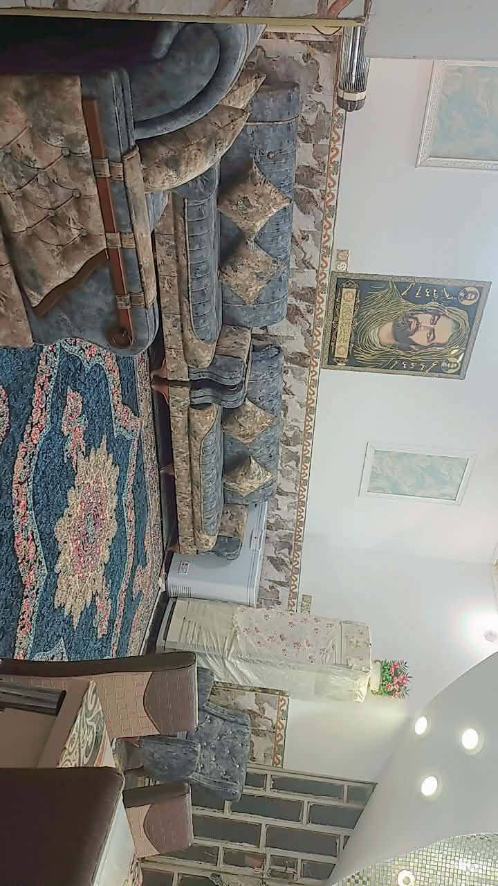 السلام عليكم تخم نضيف كلش  مستعمل استعمال قليل سعر ٥٠٠ ***********
