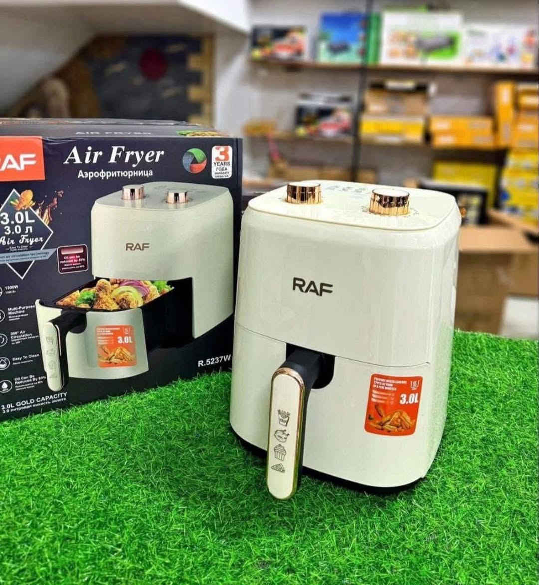 مقلاة راف الهوائية سعة 3 لتر - #الاصلي المنشأ ألماني🇩🇪💯

الأداة المثالية لعشاق الطعام اللذيذ والراغبين بالطهي الصحي. تتيح لك هذه المقلاة الهوائية تحضير أطباقك المفضلة بأستخدام كمية قليلة من الزيت أو بدونه،
مع الحفاظ على قرمشتها وطعمها اللذيذ. بفضل سعتها الكبيرة التي تبلغ 3 لترات، تُعد هذه المقلاة الهوائية مثالية لجميع أفراد الأسرة 

قلي صحي: حضّر أطباقًا لذيذة بنسبة دهون أقل تصل إلى 80% بفضل تقنية الهواء الساخن. استمتع ببطاطس مقلية مقرمشة، ووجبات خفيفة مقرمشة، ودجاج شهي، وغيرها الكثير، دون الحاجة إلى زيت زائد.

سعة كبيرة 3 لترات: تُسهّل هذه السعة الكبيرة تحضير وجبات لعدة أشخاص. مثالية للعائلات أو لتحضير كميات كبيرة.

تحضير سريع: مع محرك قوي بقوة 1300 واط، يصبح طعامك جاهزًا في دقائق. لا مزيد من أوقات الانتظار الطويلة!

درجة حرارة ومؤقت قابلان للتعديل: مع تحكم قابل للتعديل في درجة الحرارة ومؤقت عملي، يمكنك التحكم الكامل في تحضير أطباقك. تصميم صغير وأنيق: تتناسب مقلاة راف الهوائية البيضاء تمامًا مع أي مطبخ، بفضل تصميمها العصري والموفر للمساحة.

سهلة التنظيف: بفضل السلة القابلة للإزالة والسطح غير اللاصق، يسهل تنظيف هذه المقلاة الهوائية بسرعة.

خالية من روائح الزيت: بفضل استخدام كمية قليلة جدًا من الزيت، لا داعي للقلق بشأن الروائح الكريهة في مطبخك

#الاصلي المنشأ ألماني🇩🇪💯

🚘 يوجد خدمة توصيل لجميع محافظات العراق


**إذا كنت صاحب هذا الإعلان وتريد حذفه لأي سبب، رجاءا أرسل رسالة إلى الدعم الفني**