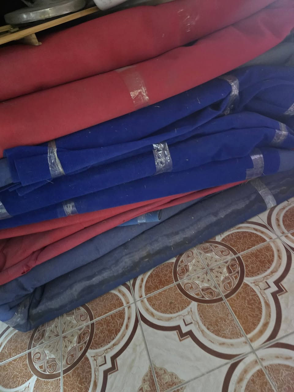 كاربدات للبيع مستعمل مره وحده عدد 
12 طول 
***********
