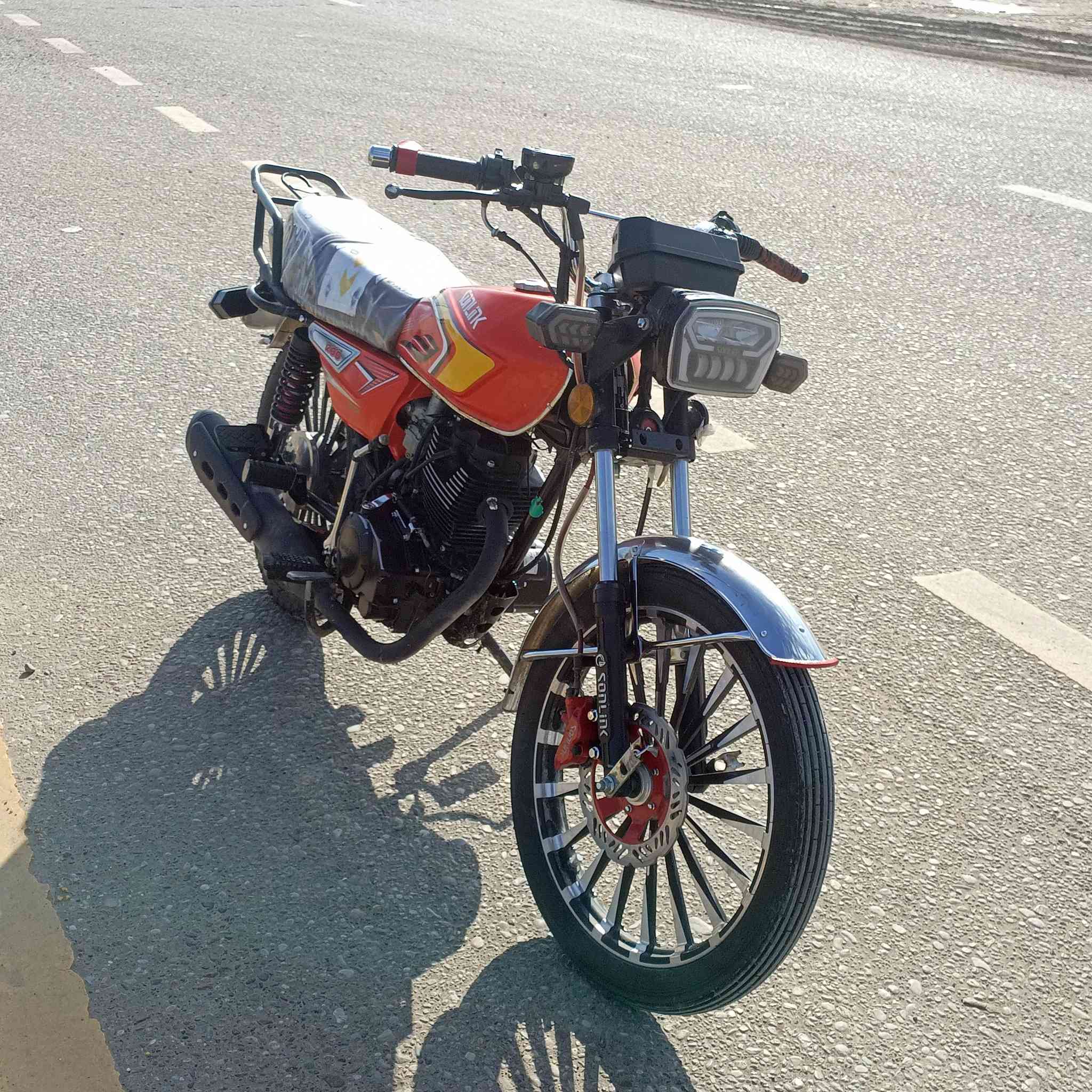 السلام عليكم موطور للبيع موديل2025 السعر 775 
***********
