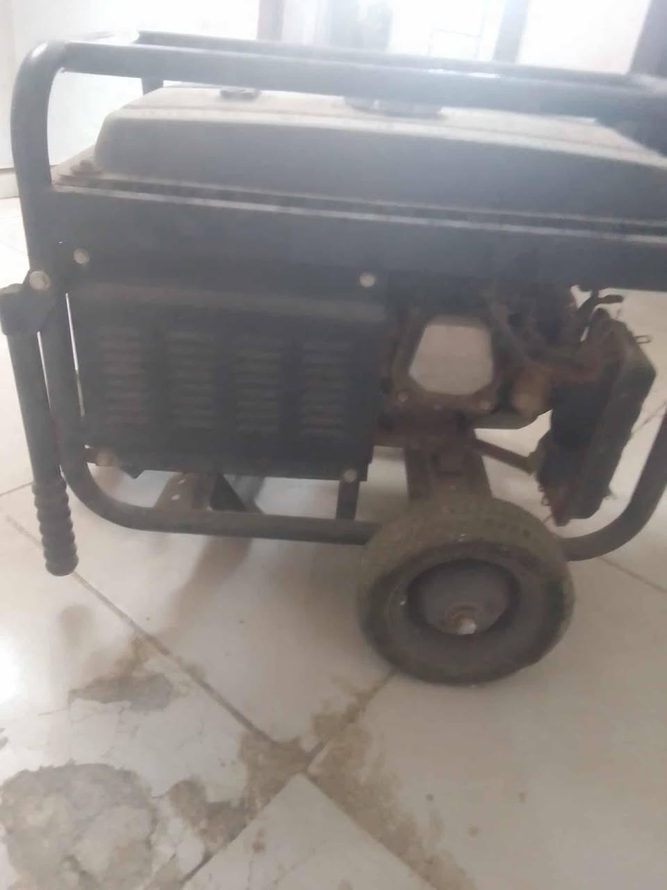 مولد للبيع السعر ١٥٠الف الشراي اتصل على الرقم ***********
