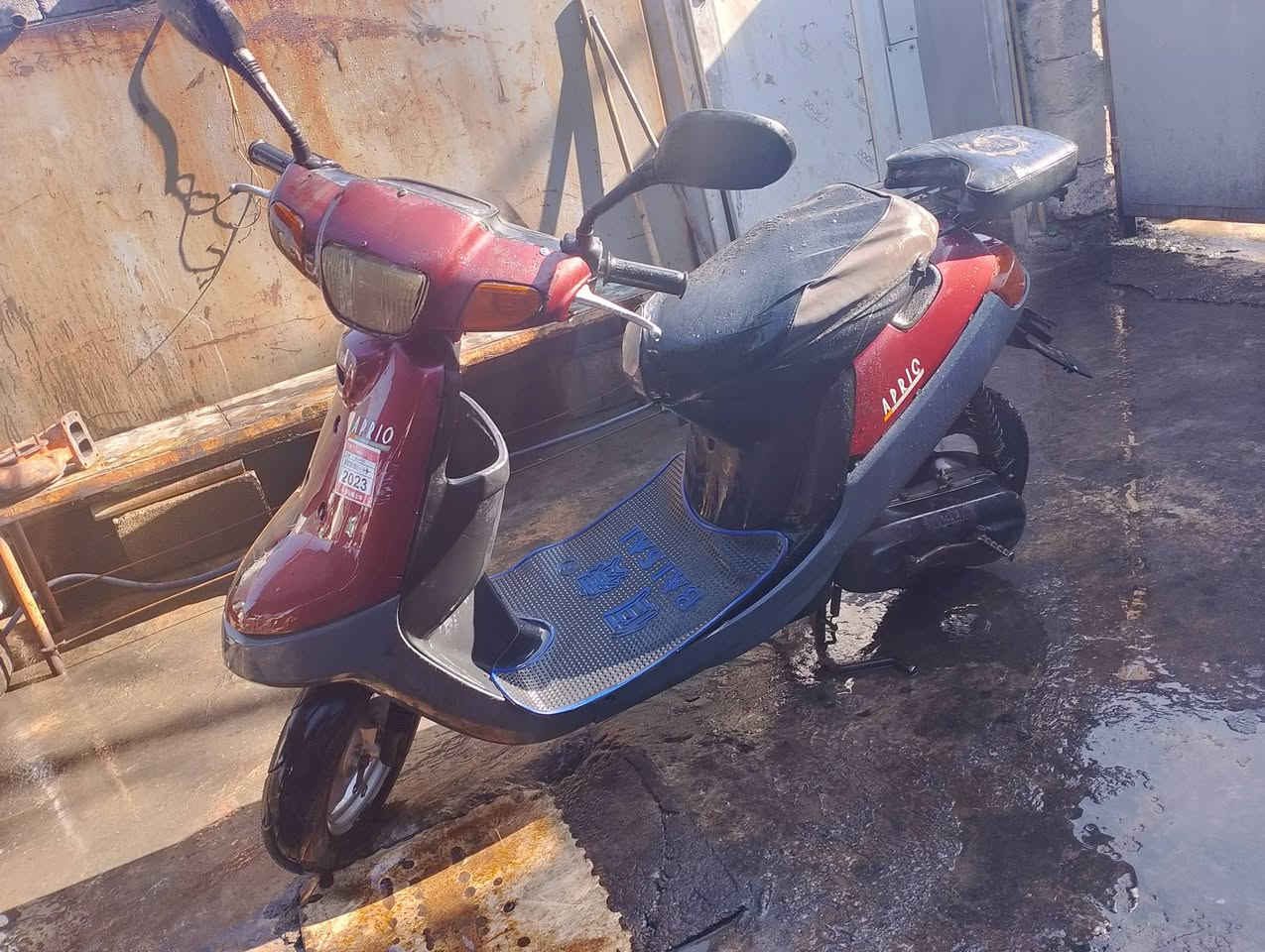 السلام عليكم ماطور بوتين كامل مكمل اي نقص ما بي كلو شغال السعر 300
هورن اشاير بك لايت سلف كلو شغال نص هندر يشتغل شرط شاصي شرط الشراي يتصل ***********
