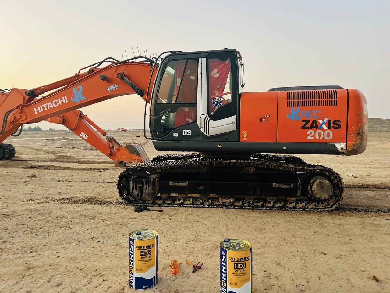 للبيع حفاره موديل2013 دخول جديد مسسه نقار جهاهزه حداديه نضيفه عداد العمل 6000لاف ساعه ستفسار اكثر الهاتف ***********
***********
