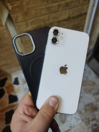 آيفون ١١ • ١٢٨ • شاشة مكسورة