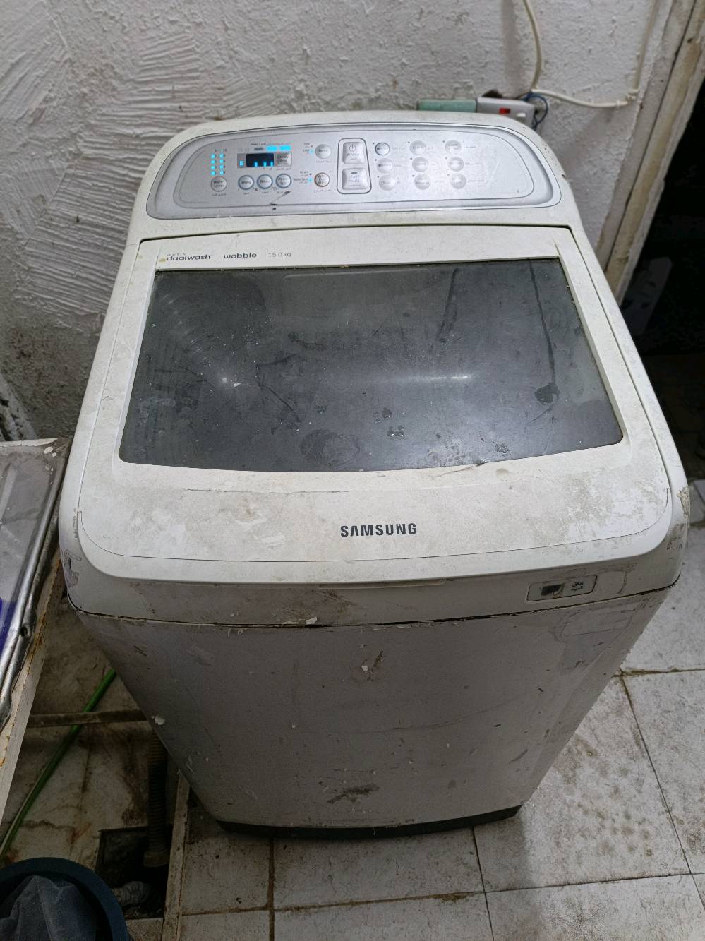 غساله ملابس الحاله نظيفه