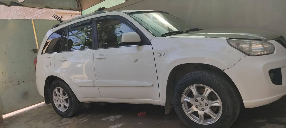 تيكو 13 نينوى بيها ضربه بصندوك  كابون بانزين بيها سياره حلوه سعرها ٥٥ تلفون ***********
