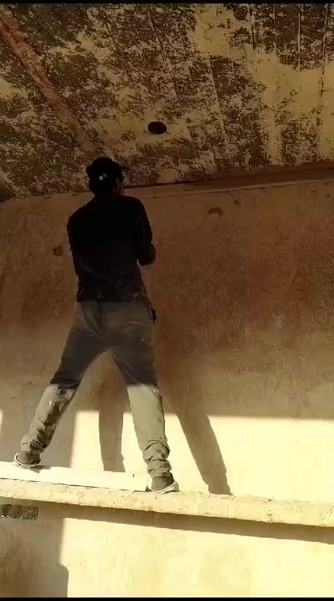 السلام عليكم 
احد خلافات الحي كان يشتغل خارج 
الحي بالشركات والدوائر 
وهسه رجع للحي 
وهذا شغله وهذا رقمه
***********
