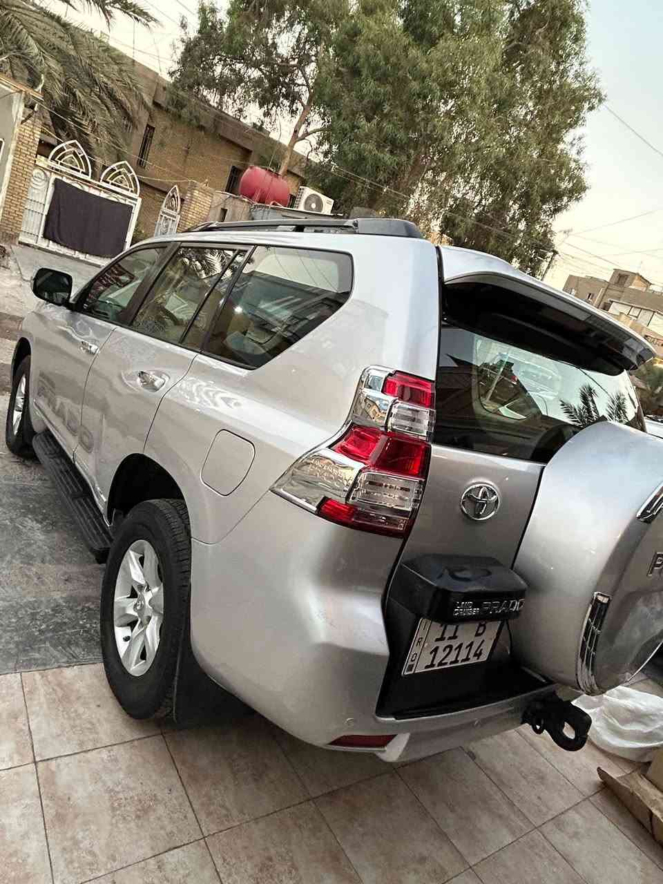 السلام عليكم للبيع ابرادو  مديل 2012 شركه الساير اكويتي فول مواصفات 6 سلندر  دبل تانكي. اسلايت كراسي جلد بيها  طخه بلباب الامامي الايمن  على وضعه. او جاملغ الامامي امبدل نفس الون  السعر المطلوب 217 العنوان بغداد شارع فلسطين  شارع قدوري. الاستفسار على ***********
