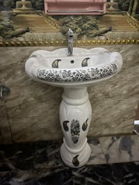 مغسله جديده كامله هي والخلاط والصوندات ٢٠ قفلً بلديات شارع المصرف  ٠٧٧...