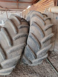 زوج تايرات فيات خلفي حجم 580.70.38 للبيع للاستفسار 07708734669