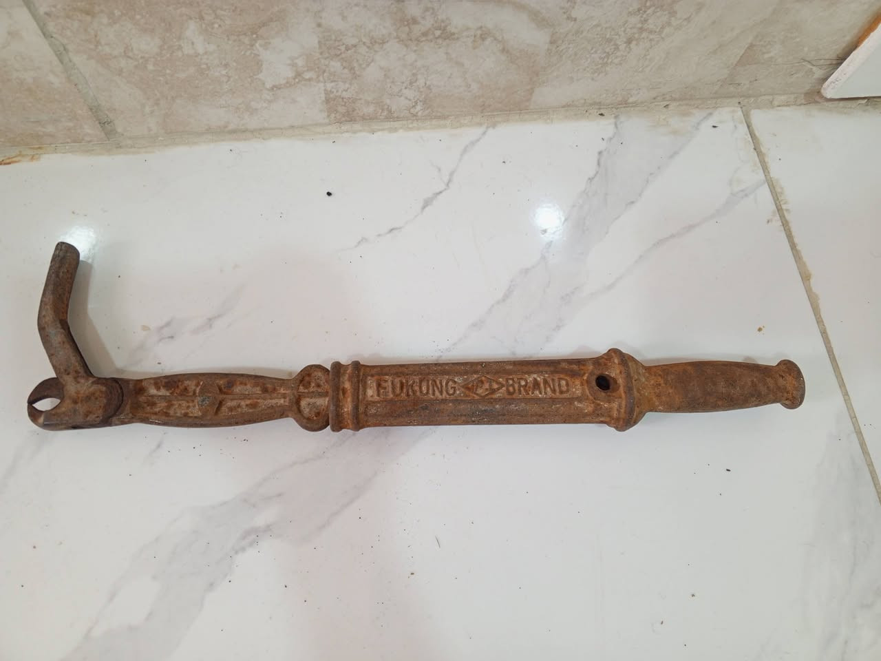 قالعة بسلمير صناديق بضاعة الباخرات 
وطبر  طراز عثماني ثقيل جدا 
وسيف حديد الابيض  النادر


**إذا كنت صاحب هذا الإعلان وتريد حذفه لأي سبب، رجاءا أرسل رسالة إلى الدعم الفني**