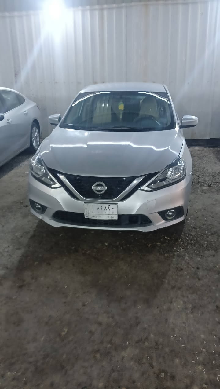 السلام عليكمم
سنترا موديل 2019 حره بأسمي تحويل ثاني يوم حادثه جاملغ وبنيد جهة السائق مواصفات بصمه شاشه تحكم ستيرن سياره جاهزه  رقم *********** السعر 120$
