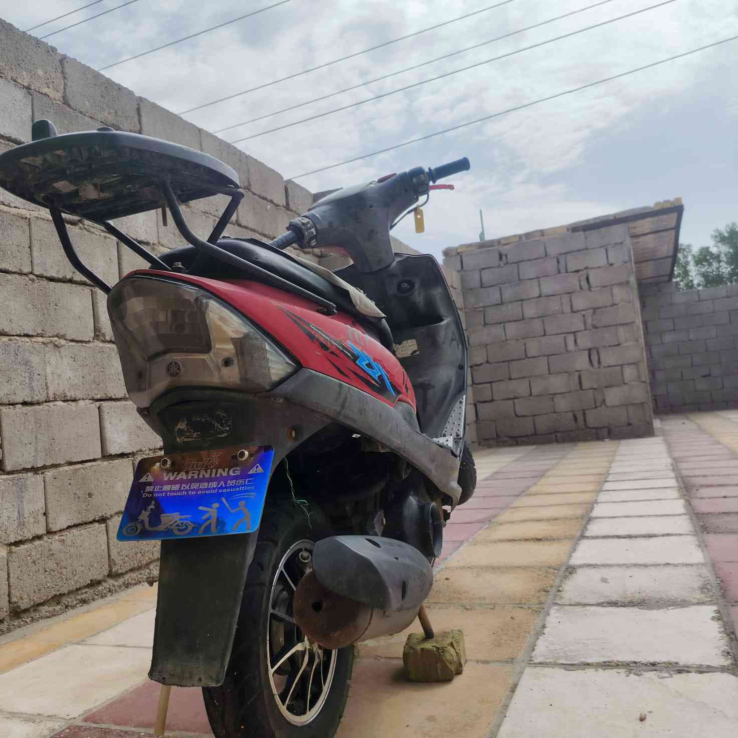 سلام عليكم دراجه ماكس عدله لبيع دراجه كلهء بلديه من طول لطول تزويد خارجي شي قليل كفرات بلدي مختمه ختم واحد تجي وتشوف بعينك  عوزه بس باتري لا كثر ولا قل ب600 وبيهء  مجال البصره قضاء الدير رقمي بي وتساب ***********
