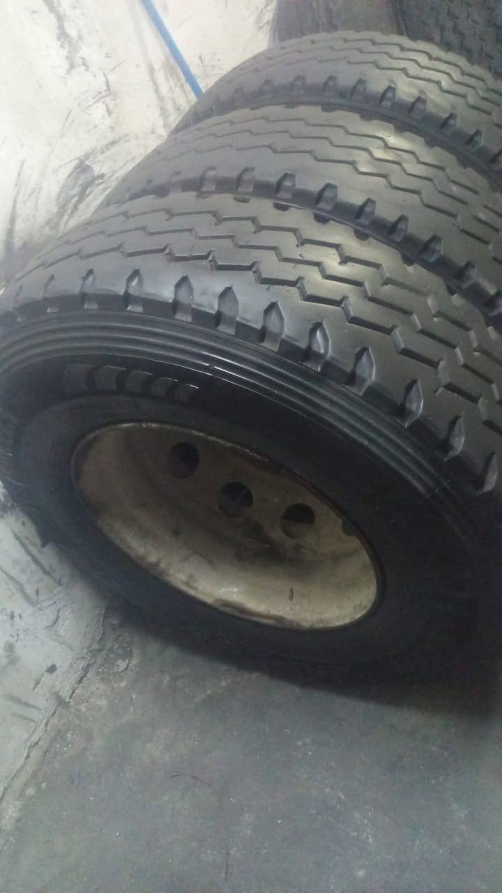 ربع فردات 315 على 80 على 22 ونص تاريخ الصنع 24 مع جنطات 0781389232


**إذا كنت صاحب هذا الإعلان وتريد حذفه لأي سبب، رجاءا أرسل رسالة إلى الدعم الفني**