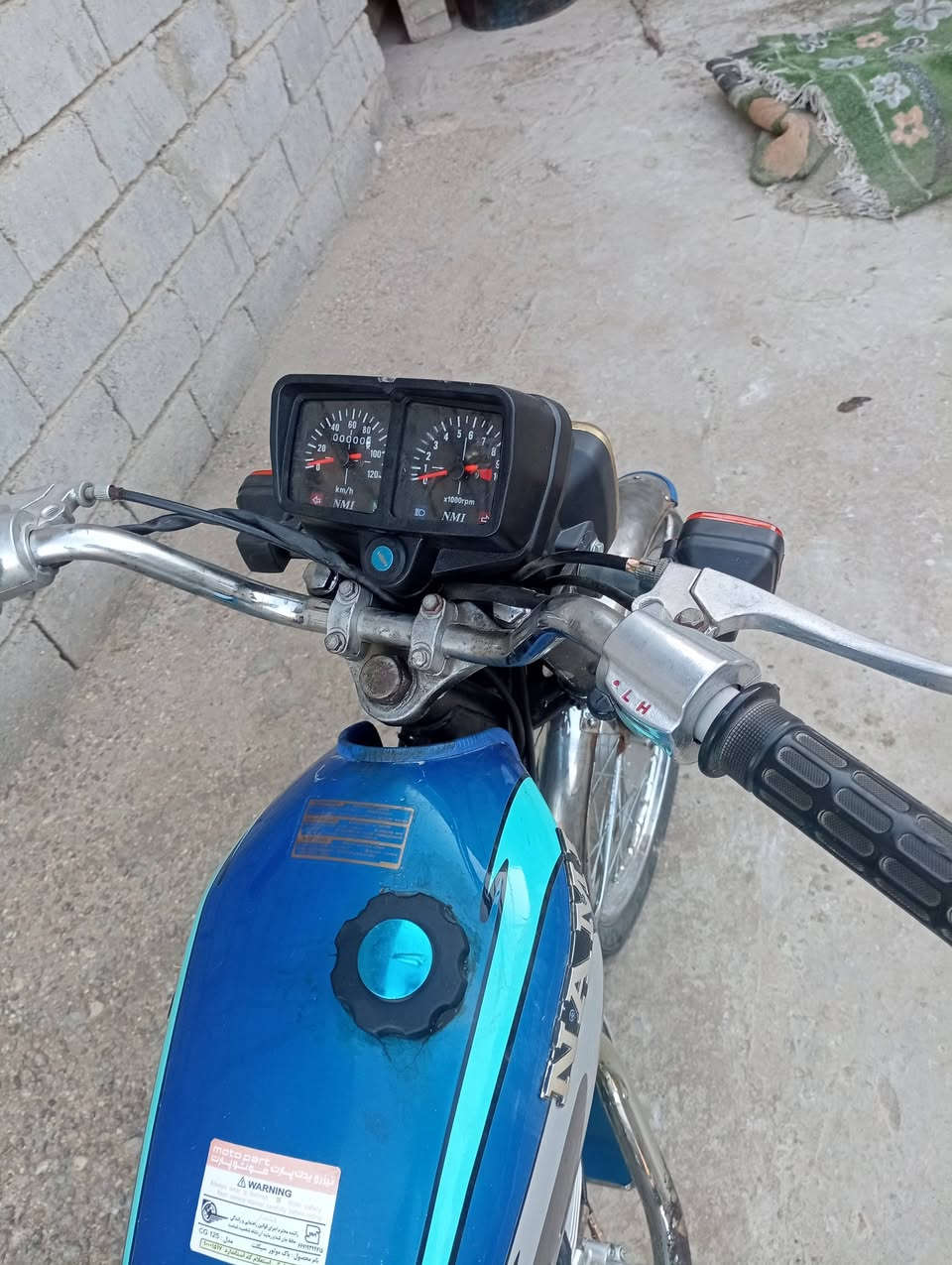 سلام عليكم ورحمه الله وبركاته دراجه للبيع نامه شلامجه المكينه ما مفتوح بيها لو برغيى حتى تفيلس ما مفلسه دراجه جديده تعمير وحلوه وخير من الله مقفوله كفاله عامه كهربائيات وياله جدد تايرات دراجه خير من الله دراجه كلك مقفوله من السرقه السعر 650 وبيها مجال قليل العنوان بابل الهاشمية رقم الهاتف ***********
