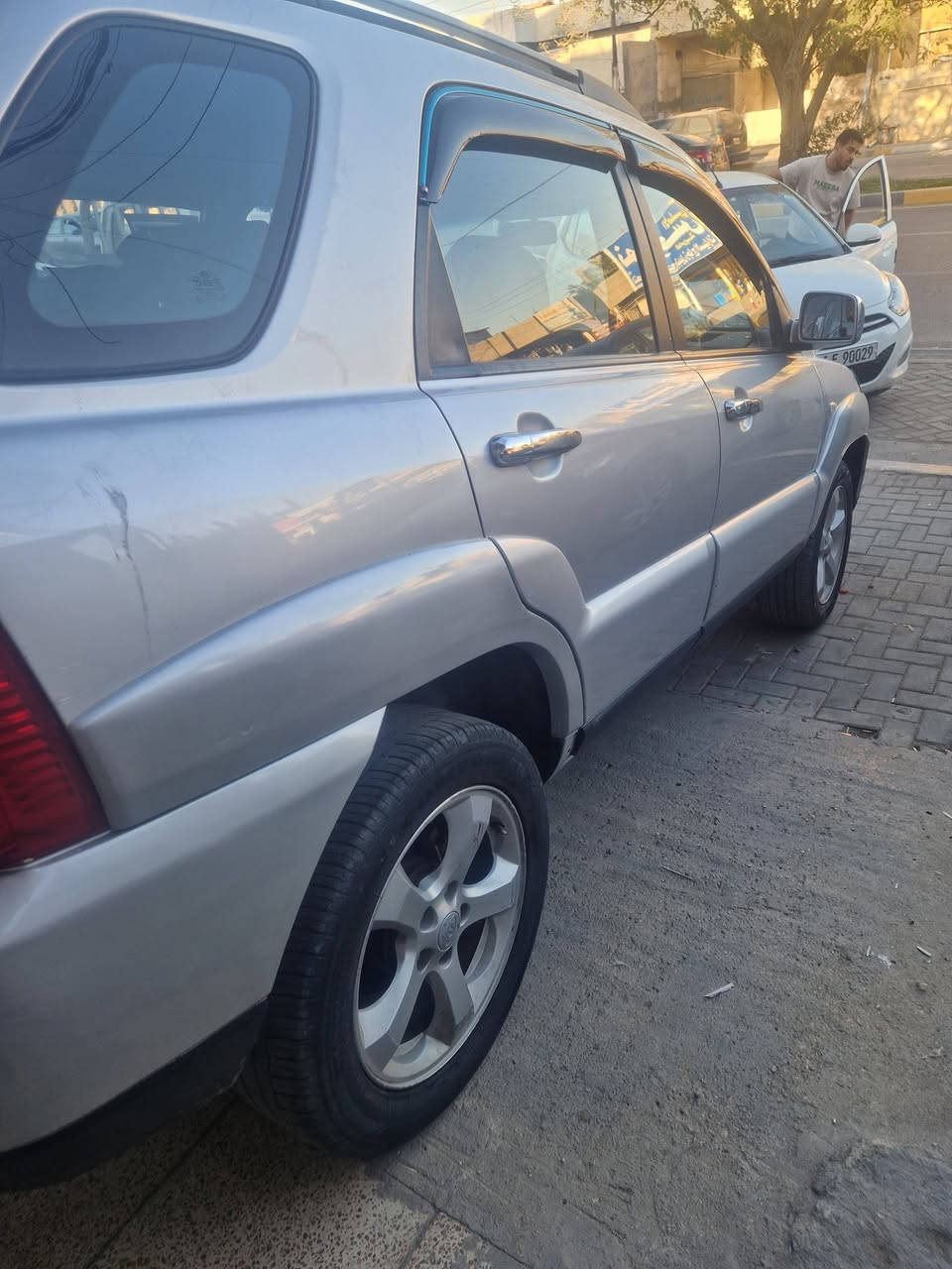 سبورتج ٢٠١٠
كوري

محرك ٤ سلندر ٢٠٠٠

نظيف جدا

مكفوله من الصبغ

بس دعاميات صبغ

اكو جراد في القماره فقط البنيد جامه بسبب الماء بي ملح ويروح نصه بالبولش

كدامك السياره

ماشيه ١٩٠ الف

باسمي ورقم وسنويه جديده

السعر ١١٣ ورقه

العنوان بغداد العامريه

***********
ابو احمد الجبوري
