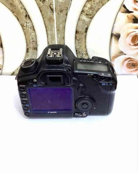 مراوس بدرون مني 3 ونطي فرق
كامره 5D كانون
 وياها زوم رياضي 150 500 ملحقات كامله 
رقمي ‏‪***********‬‏
