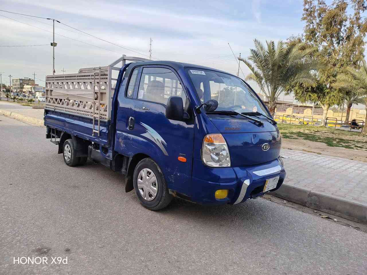 كيا حمل موديل 2005مشروع وطني مكينه بلادي مامحور جديده جاهزه من كلشي شاصي ورقم شاصي وكشر مابي لا صبغ ولا ضربه العنوان كربلاء السعر 75 وبيها مجال للطيبين ***********
