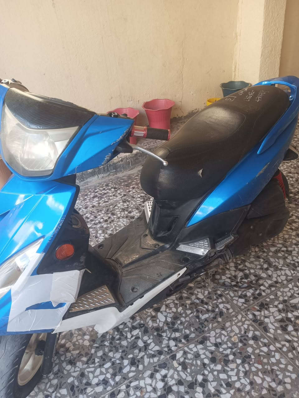 سلام عليكم دراجه لبيع جيتي ار كفاله مكينه صار شهر ونص نازله بشارع سعر ٩٠٠وبي مجال بسيط رقم ***********وتساب
