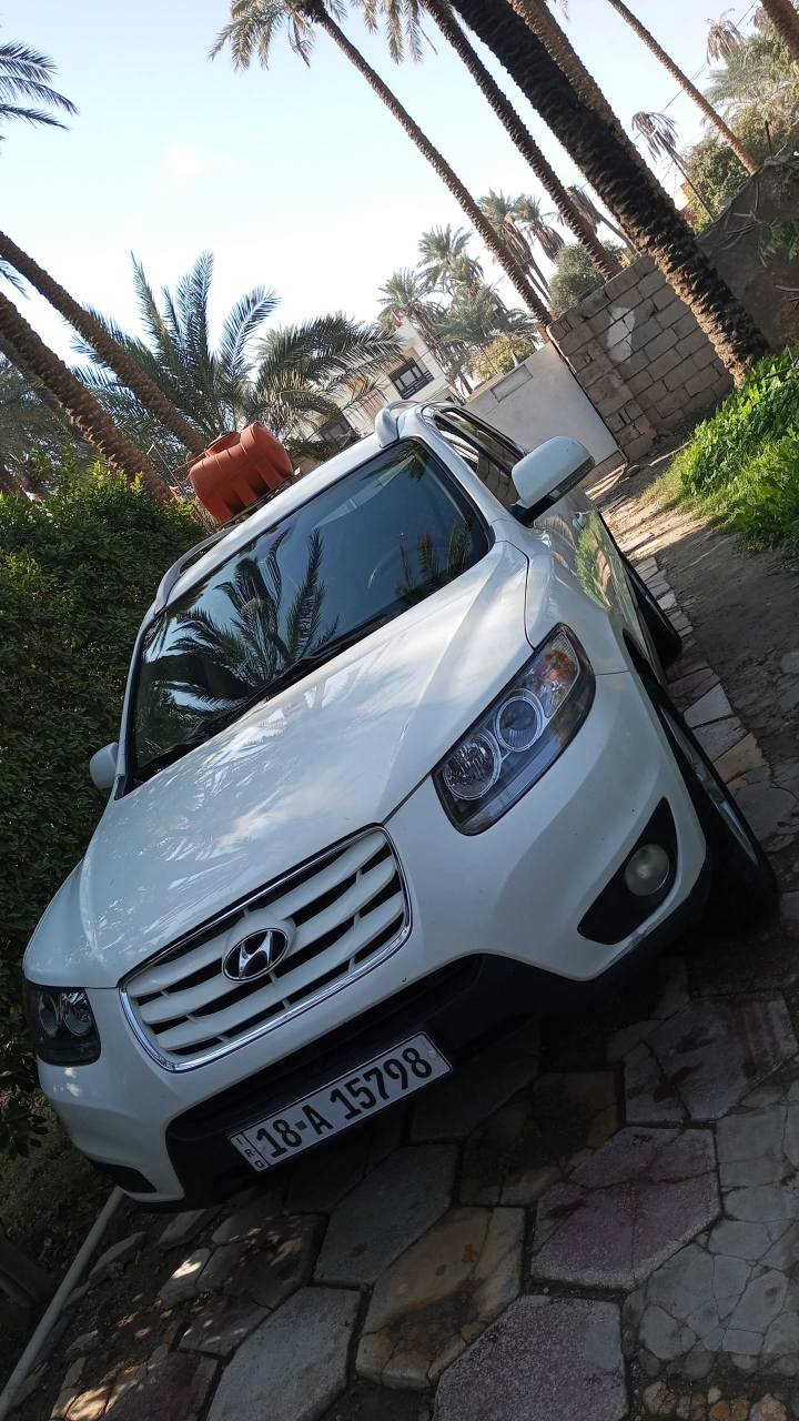 السلام عليكم سنتافي موديل 2010 وارد خليجي 
رقم بابل الجديد باسمي شخصياً سنويه مجدده لحد 2030 
سياره بيه صبغات موضحه كدامك بسونار 
سياره فوول مواصفات 1/1 عده البصمه 
مكينه 2400 اربعه سلندر خير من الله 
السعر المطلوب 127 وبيه مجال الشراي 
اخواني الاعزاء مكلف بلنشر 
للاستفسار لاتصال على رقم صاحب سيارة 
*********** مكاني بابل الخاص مغلق حلة, بابل
