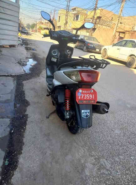 السلام عليكم 
دراجة سكنس فحل للبيع
موديل ٢٠٠٧
المكينة خير من الله
نظام كابريتر
الكهربائيات كلها شغاله
سلف + هندر كله شغال
لايت عالي وناصي  وسويجين 
صالنصة رياضية
تخم تاير نظيف
كفرات أصليه رقم واحد
السعر ب٨٠٠ ألف وبيها مجال بسيط
العنوان بغداد/ الدورة 
متوفر خاص وواتساب ***********
