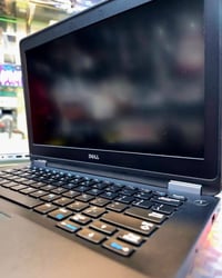 ديل E7270 • i5 الجيل السادس • ٨جيجا/٢٥٦SSD