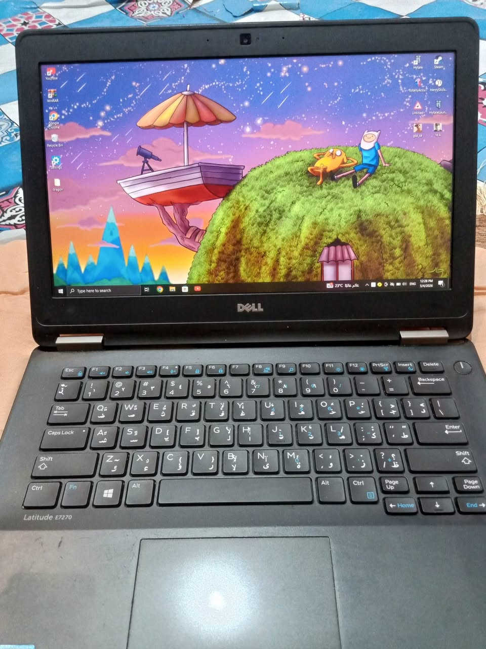 *للبيع لابتوب Dell Latitude E7270 - عملي وخفيف للألعاب الخفيفة والدراسة والشغل*

*المواصفات والمميزات:*
- *الموديل*: Dell Latitude E7270 - لابتوب بيزنس متين وخفيف الوزن
- *الحالة*: مستخدم نظيف، الشاشة والكيبورد والهيكل الخارجي سليمين 100%
- *الشاشة*: 12.5 بوصة، ألوان واضحة ومشرقة، مناسبة للدراسة والفرجة والألعاب الخفيفة
- *الكيبورد*: إنجليزي + عربي، الأزرار كلها شغالة ومريحة للكتابة الطويلة
- *التصميم*: خفيف ومعدني متين، سهل تحمله معك لأي مكان
- *المنافذ*: فيه منافذ USB، HDMI، LAN، منفذ الشحن - جاهز لكل استخداماتك
- *النظام*: ويندوز شغال تمام، وفيه برامج جاهزة مثل Steam، GTA San Andreas، Resident Evil 4، Hytal
- *الأداء*: سريع للتصفح، برامج أوفيس، المونتاج الخفيف، والألعاب القديمة والمتوسطة بدون لاج

*ليش تشتريه؟*
لابتوب عملي للطالب والموظف واللي يحب الألعاب الخفيفة. خفيف، ما يسخن بسرعة، وبطاريته تقضي معك وقت كويس. مناسب للدراسة أونلاين، الشغل المكتبي، والترفيه.

*المكان*: [الرفاعي]  
*التواصل*: [خاص]
ملاحظة: المساحة 512 GB
الرام 8 GB , والمعالج intel core i5


**إذا كنت صاحب هذا الإعلان وتريد حذفه لأي سبب، رجاءا أرسل رسالة إلى الدعم الفني**