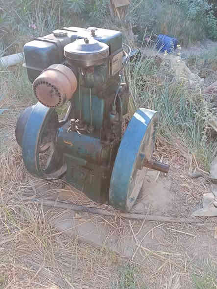 مكينه ام ثمانية مستخدمه ست اشهر فقط للبييع ***********
