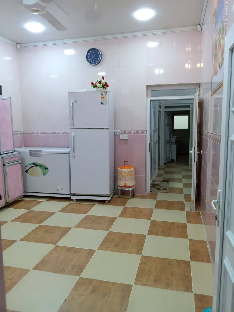 ئەم خانوه بۆ فرۆشتن لای مزگەوتەکەی حاجی یاسین 190مەتره
***********
