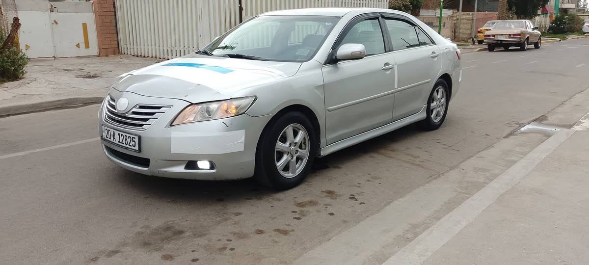 كامري 2007
فتحة 
شاشة وكامرة 
لايت زنون 
كشن كهرباء 
تحكم ستيرن 
كروز سرعه 
اشاير مري 
داخل السيارة كلش نظيف
تخم تاير نظيف
تبريد شغال ثلج 
محرك 4 سلندر 2400 
محرك بي صوت بكن خفيف 
لا دخان ولا تصرف دهن 
مصبوغة عام مابيه دواخل 
رقم ديالى بسمي مشروع وطني شرط التحويل
سنوية لل 2031 
مكاني بغداد حي العامل 
السعر 76 وبيه مجال حق الجية
***********
***********
