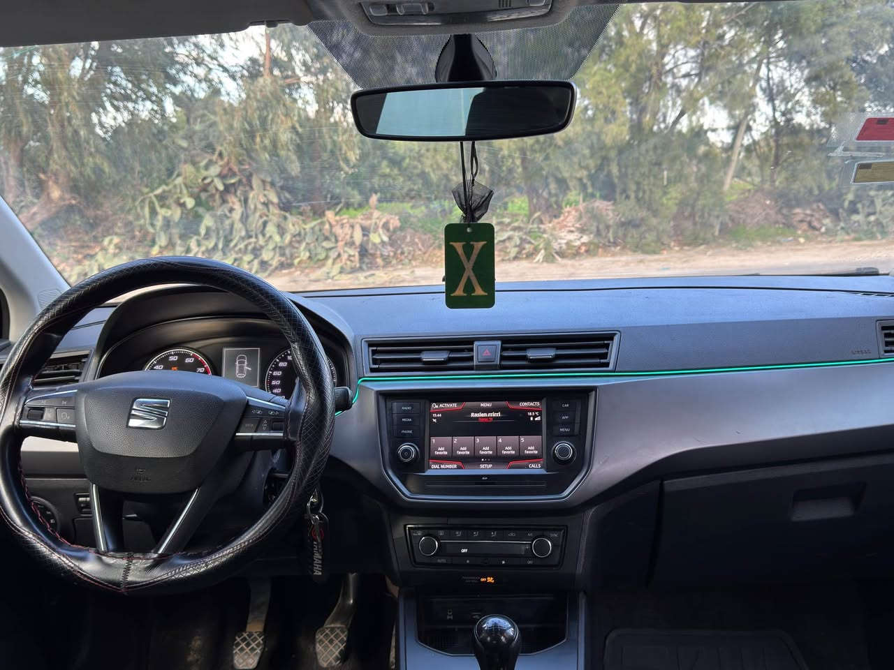 📌Seat ibiza model style + 2021
📌Jantes allum, 
📌retro rabattable
📌Acoudoire
📌Led d ambince
📌ecran tactile dorigine
📌led

Kilometrage : 128mkm reel

Num watsapp : 24544116 بني خلاد, نابل


**إذا كنت صاحب هذا الإعلان وتريد حذفه لأي سبب، رجاءا أرسل رسالة إلى الدعم الفني**