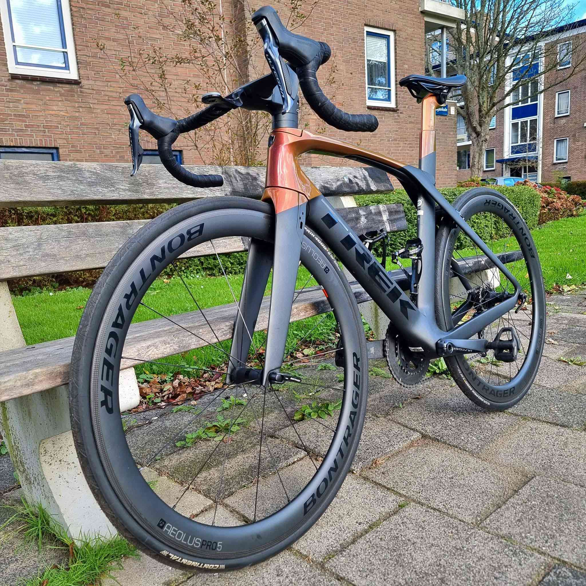 السلام عليكم

للبيع دراجة تريك مادونا SLR 8 فول كاربون سعر الدراجة  ٣٥ ورقة مجالهة جدا بسيط مواصفات الدراجة. Trek madone SLR 8  فول كاربون مع ماشة KVF بريكات دفن الاحترافية الدراجة قياس M او 54cm  سيت اولتيكرا كهرباء Di2 R8050 وأيضا ويالة احترافية خفيفة الوزن نوع   Bontrager Aeolus Pro 5  جوب وايضا جاهزة للجوبليس يعني tubeless ready   ستيرن مادونا كاربون مع قاعدة عداد تايرات CONTINENTAL  وزن الدراجة 7.3kg  ولون الدراجة مميز يتغير بالشمس بنفسجي وجوزي لاحظ الصور الدراجة  باقي التفاصيل خاص وممنون منكم حبايب


**إذا كنت صاحب هذا الإعلان وتريد حذفه لأي سبب، رجاءا أرسل رسالة إلى الدعم الفني**