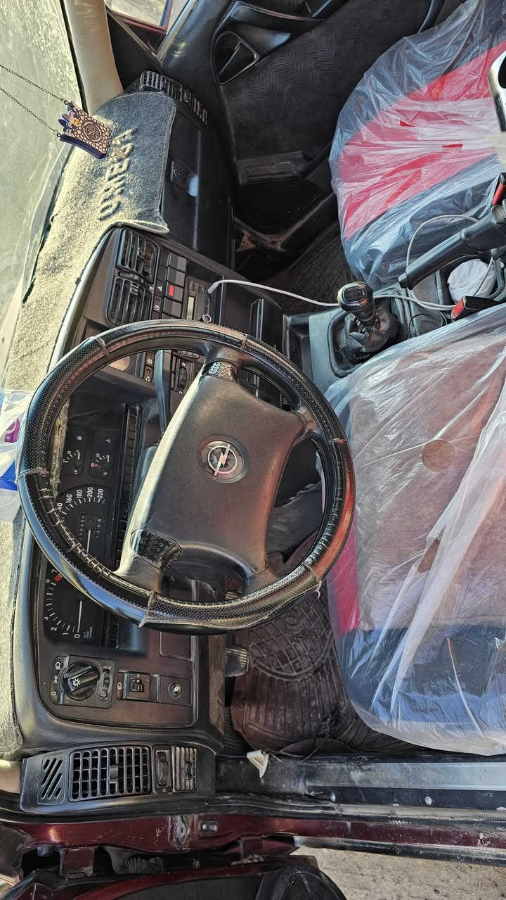 للبيع موديل 93  مكان الكرمه سعر 35 

***********
