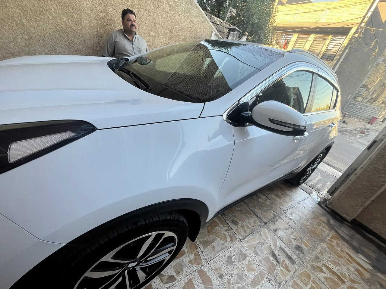 السلام عليكم  كيا سبورتج مديل ٢٠٢٠. خليجي ماشية ٧٢ شرط الفحص  بسم الحجي  سنوية جديدة  رقم دولي جديد  مواصفات  محرك ٢٠٠٠ دوش  شاشة  كامرة دوارة تحكم ستيرن تبريد قطعتين هند ابريك بل رجل اشارة بل مري وشفط المري شاشة اعطال  ثلاثة انضمة قيادة  داخل لونين عسلي واسود سويج عدد ثنين   فول عدة الفتحة و البصمة   ويل كب حجم ١٩  سيارة جديدة  بعدهة على وضعية الشركة 
ملاحضة : بيهة ٤ رصعات بل قمارة بسيطة جدا  السونار مرفق بل منشور 
السعر  210  وبيهة مجال بسيط 
مكاني بغداد حي التراث 
الرقم /***********
