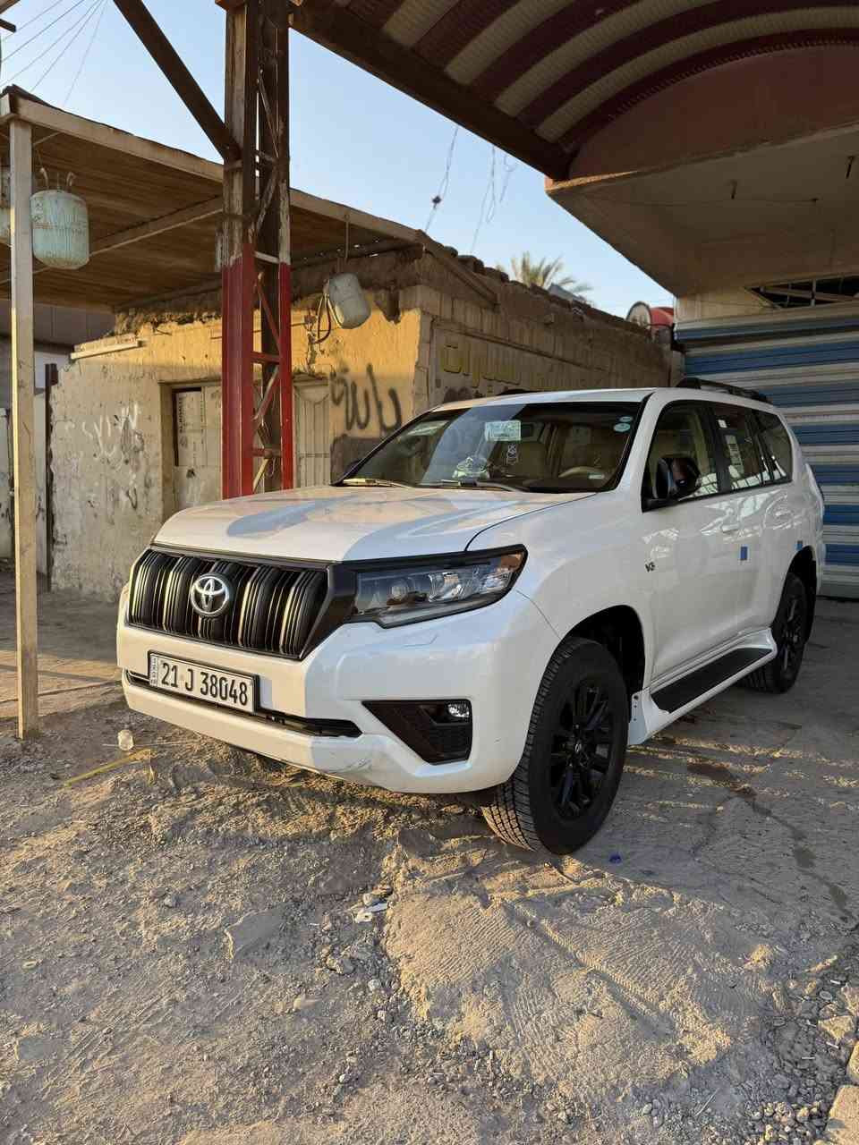 السلام عليكم للبيع برادو 2023  TXS ساز رقم سليمانية ب اسمي شخصيا ماشي 64 الف حقيقي
سيارة بيها مكانين بارد كلش صغار و براغي البنيد مفتوحة فقط و السونار مرفق بالمنشور مع الصور  باقي سيارة مكفولة كفالة عامة 

مواصفات بصمة فتحة سبير تعليك 7 راكب 3 قطع تبريد كامرة خلفية حساسات امامي و خلفي تحكمات استيرن جهتين كشنات جلد كشنات الأمامي كهرباء شاحن وايرليس و باقي مواصفات المعروفة 

السعر 425 وبيها مجال 

مكان السيارة بغداد 

رقم الهاتف ***********
