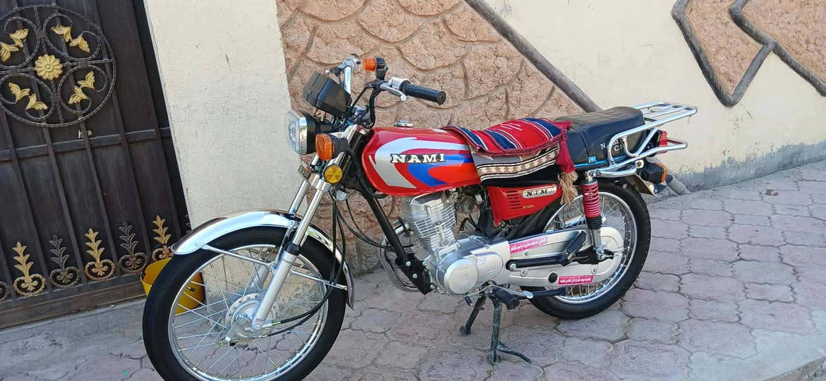 السلام عليكم دراجة نامة أربعة كير  موديل 25 أوراق سكنر يحتاجلها تجفيت سعرها 400 الف قفل الشراي يتفضل هذا رقمي ***********
