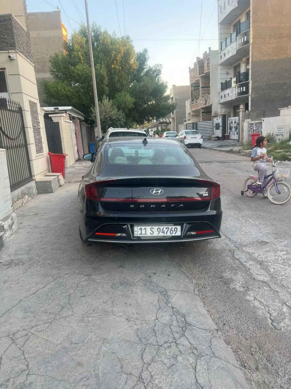 السلام عليكم ‼️‼️‼️‼️

سوناتا 2022 هايبرد محرك ٢٠٠٠ 
سياره نضيفه وحيل معتني بيها 

-  داخل ابيض وحليبي واسود كشنات قماش مو جلد كامرات رادارت امامي خلفي صندوق فتح غلق ذكي توقف ذاتي بلرجوع 
بس تفتح الباب من بحده الگير يحول على ال P
تبريدها قطعتين ثلج ما شاءالله نقاط عمياء بلمري مري كهرباء وبعد هواي مواصفات والسوناتا معروفه

- ماشية ٥٠ الف ميل 
مكينه كير برغي ممفتوح 🚨🚨🚨
على گد تبديله الدهن والمي ينفتح البنيد
بانزين كله محسن ما شامه العادي
و ارقئ دهن يتبدللها والمقصد السياره حيل نضيفه وبلعافيه على الياخذها

- حادثها جاملغ ايسر معدل وحافه البنيد
حادث جدا تافه !!

- معروضه بسعر ١٥٩ وبيها مجال قليل بلعافيه على الياخذها
مكانها بغداد اليرموك

رقم ومتوفر واتساب - ***********
