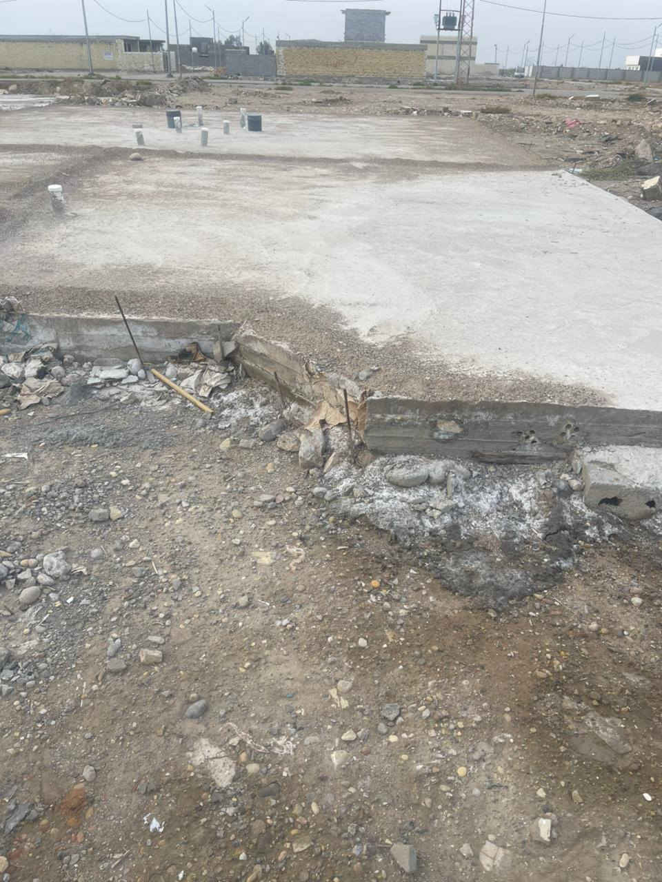 السلام عليكم نص قطعه مجمع الطالقاني بول شارع مصبوبه رفت 150متر مقابل بنايه سيد اياد ***********
