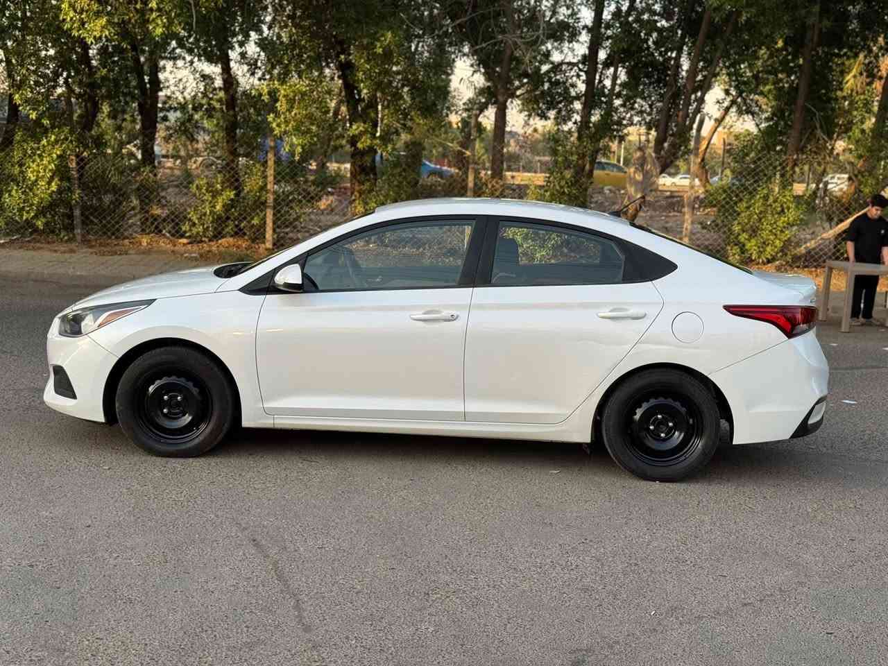 هونداي اكسنت 2019 وارد امريكي 
بيهه صبغ جاملغ وباب فقط
وبدون دواخل 
مواصفاتها 
شاشه كبيره 
كامره دواره
تحكمات ستيرن جهتين 
ويل كب 
تخم تاير جديد 
محرك 1600 
تبريد ثلج
نظام اي بي اس
نظام ايكو اقتصادي بانزين
السياره جديده
السياره رقم بغداد وباسمي 
السعر 107
للاستفسار ***********

