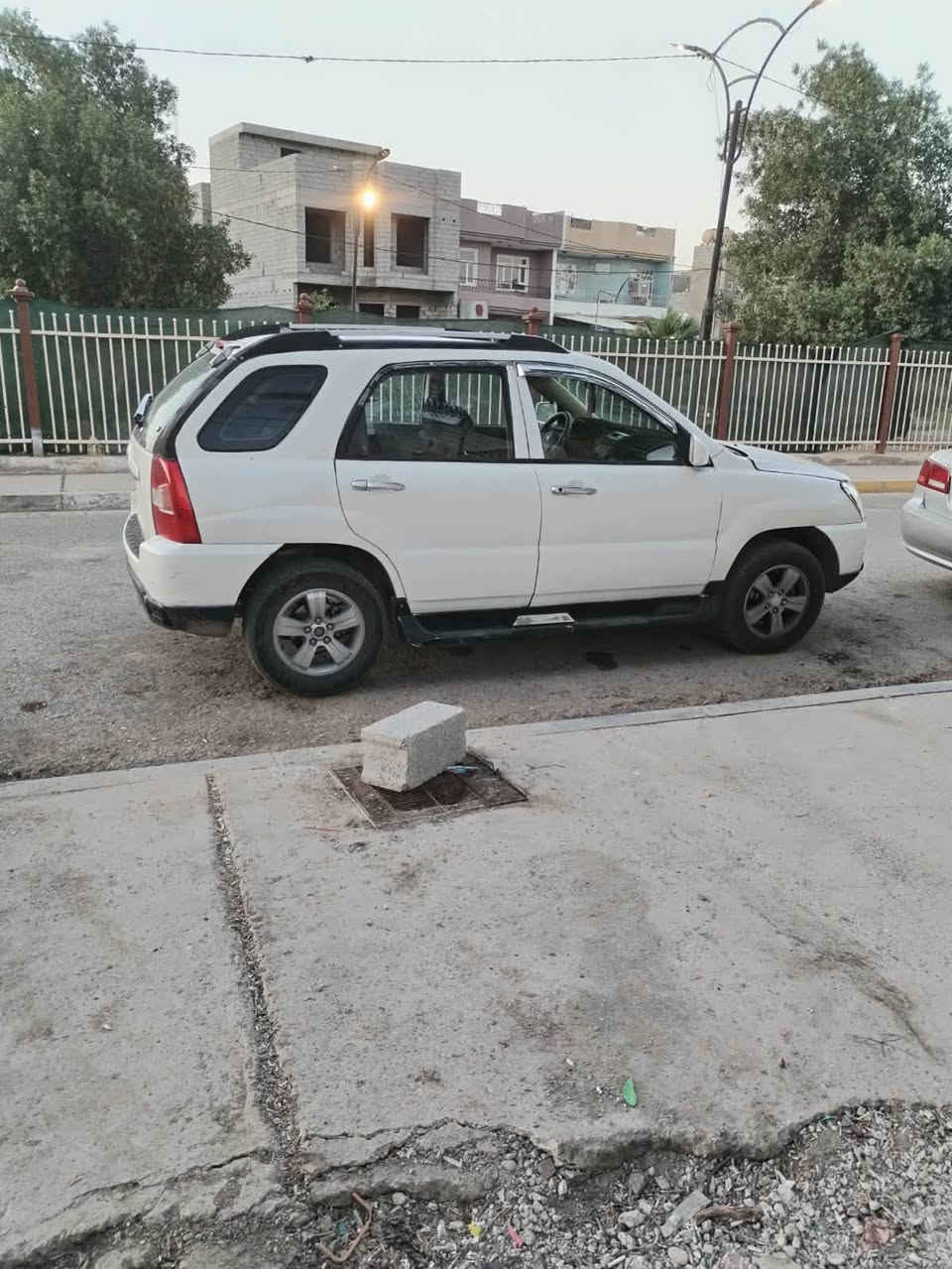 السلام عليكم عندي كيه سبورتج موديل 2009 كير محرك خير من الله تبريد شغال سياره بسمنه سياره مجفيه ومعمره ومصبوغه عام مكاني بغداد سبع البور رقم بغداد نكليزي رقم الهاتف *********** سعر 78 بي مجال ***********
