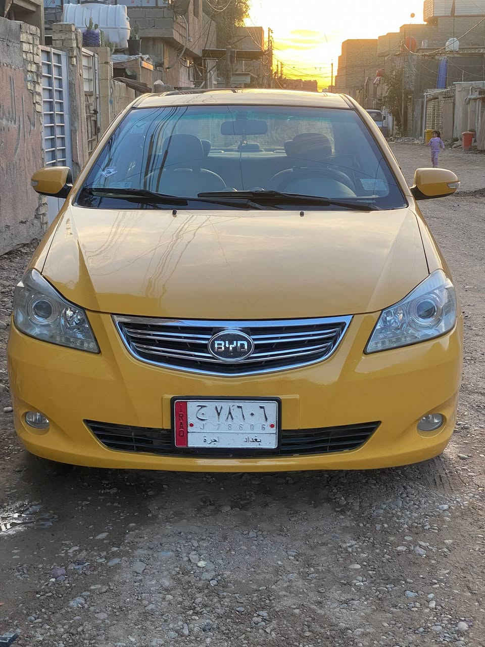 سلام عليكم بي واي دي g3 موديل 2016 مكفوله من الضربه والتبديل بيها 3 قطع صبغ فقط اثر جراد كير مكينه خير من الله تخم تاير جديد صدر امامي خلفي جديد تبريد ثلج 🧊السياره نصبه وجديده ويل كب كهربائيات كلها شغاله رقم بغداد مصفره هيئه وغرامات تحويل ثاني يوم السعر 59$ وبيها مجال العنوان بغداد البلديات الرقم  ***********
