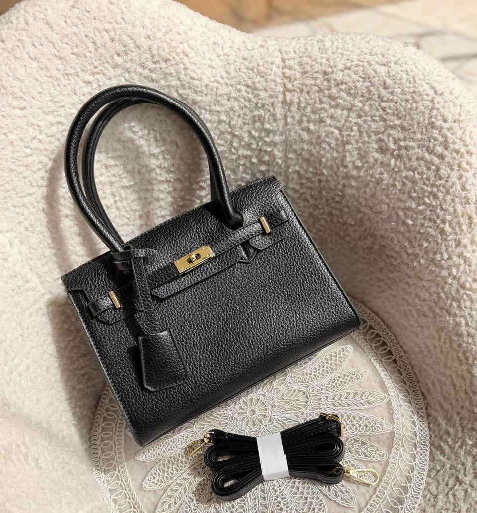 متوفره جنطة كوالتي بسعر مناسب🥹✨


**إذا كنت صاحب هذا الإعلان وتريد حذفه لأي سبب، رجاءا أرسل رسالة إلى الدعم الفني**