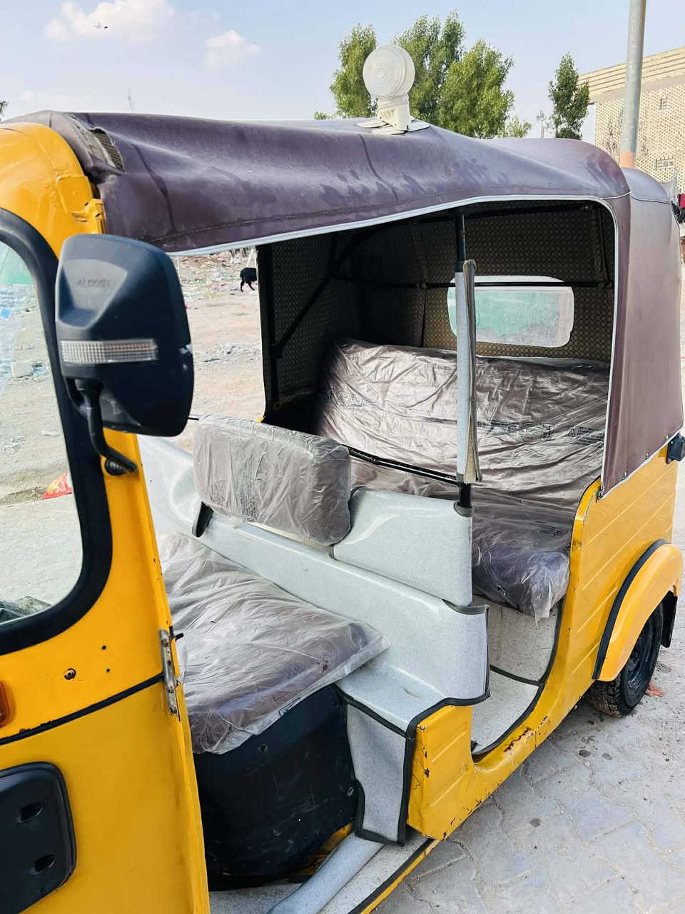 السلام عليكم للبيع تكتك 19 بيها ضربه بس باللغد والباقي كفاله ماكينه جديده ظفيره جداه رقم تجف باسمي مدور ثاني يوم شرط برغي ما ناقصها كهربائياتها كامله حداديه جديده تخم تاير جديد سعر 5500 وبيها مجال مكاني نجف 
*********** رجاء لا تراسل مكلف بالنشر هذا رقمه وخابره
