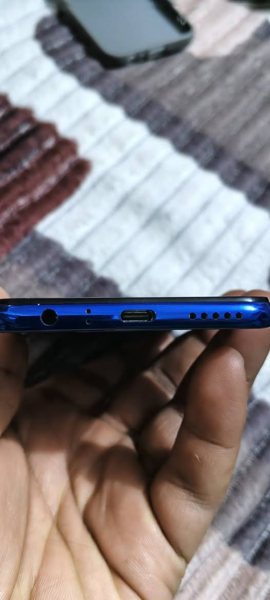 السلام عليكم جهاز شاومي نوت 8 نضافه 100/100 يومين من فتحته من الكارتون جهاز كلش عملي للامانه ذاكره 64 محتوياته كلها كامله شرط الكفر مالته ممفتوح وهاي نضافته كدامك سعره 130 وبي مجال للشراي سبب البيع محتاج فلوس موجود خاص وهذا رقمي ***********
