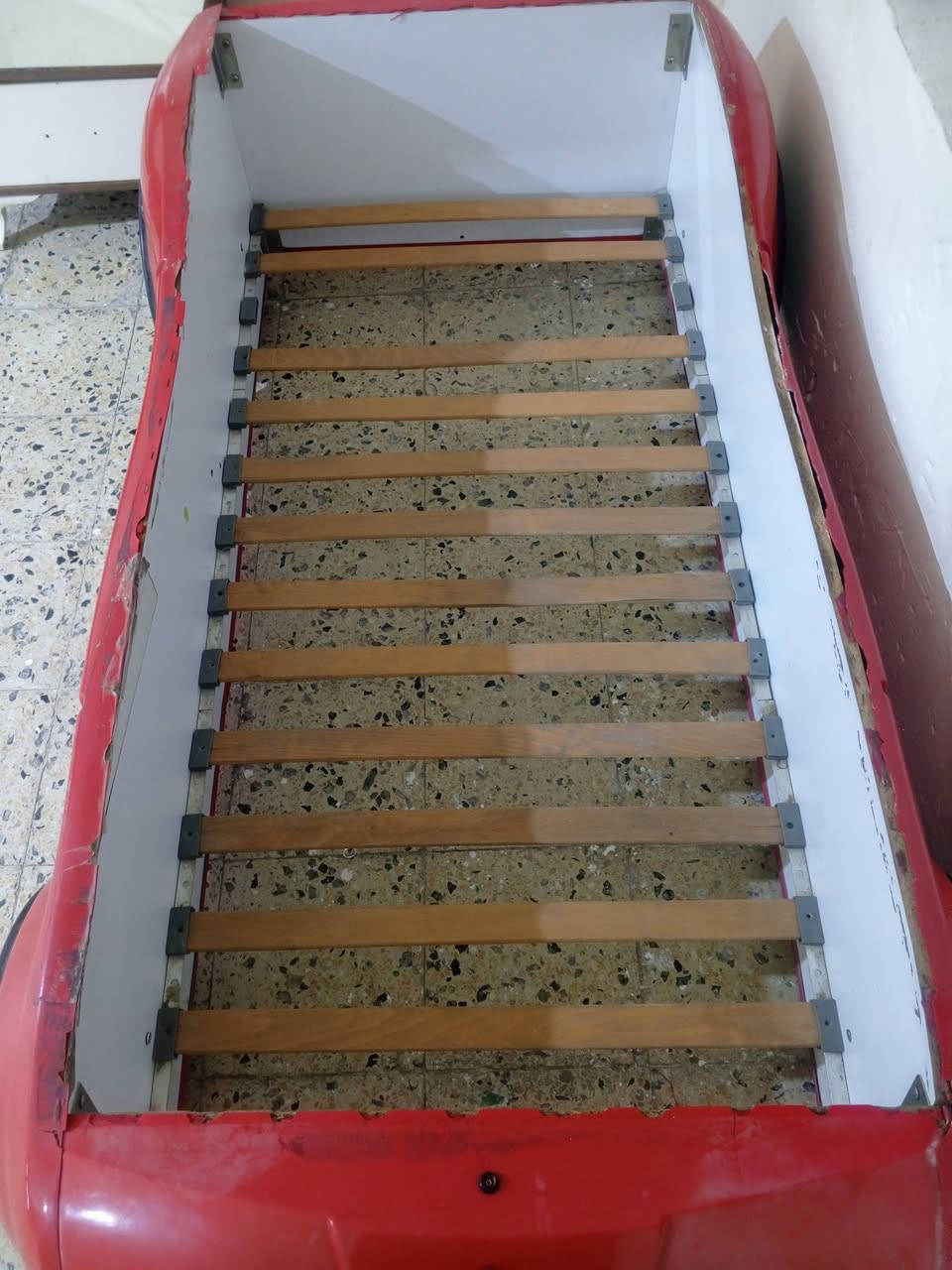 السلام عليكم جربايه ام السياره لبيع السعر 80مع الدوشك مابيها اي اضرار وبيها مجال بسيط العنوان بغداد البياع لتواصل على الرقم ***********
