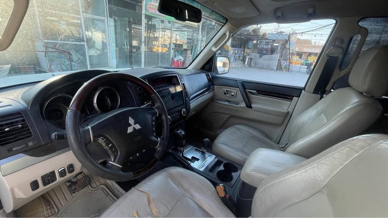 باجيرو 2010 حبتور رقم بغداد دولي مكينة وكير وحدادية بالصندوك معالج طسة دواخل نضيفة 
بيها فقط ربع جاملغ صبغ والباقي كفالة 
مكاني نجف 
  بيع او مراوس بتاهو 
*********** النجف, العراق
