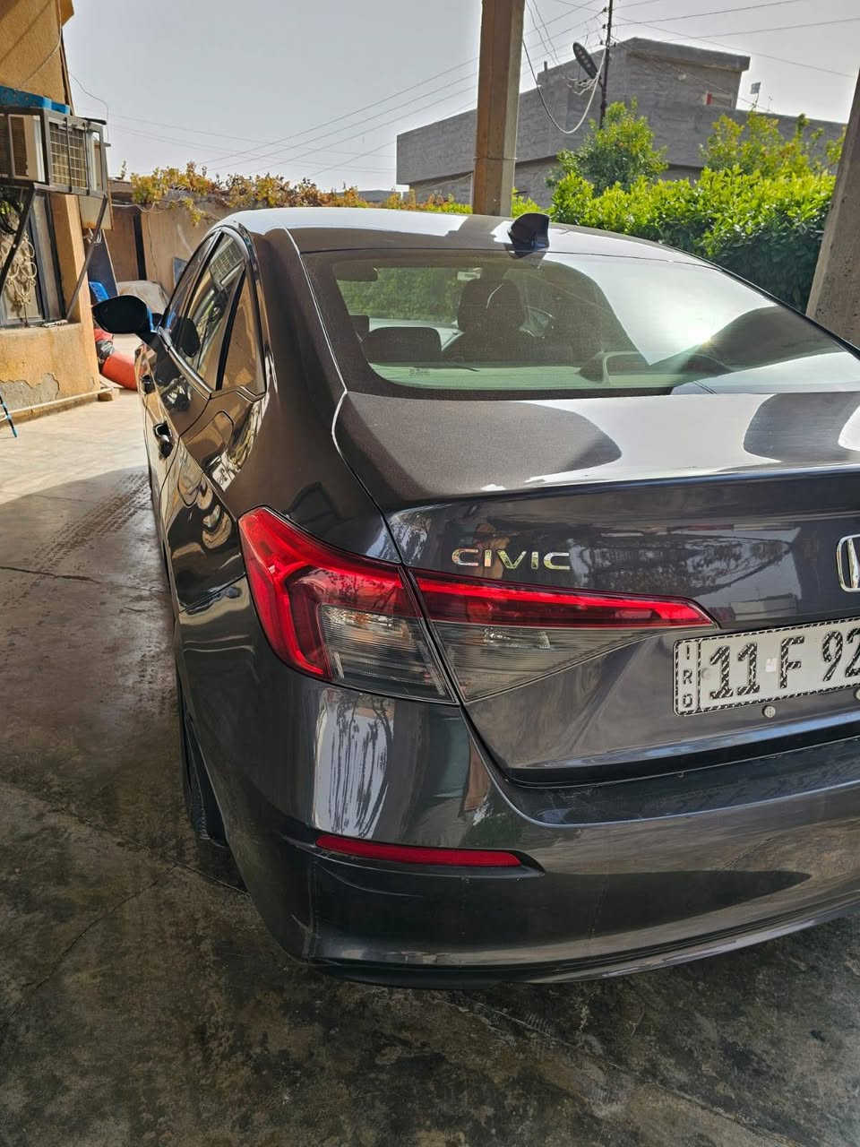 هوندا سفيك موديل ٢٠٢٢
ماشيه ٧١ الف كيلو 
بيه تبديل بنيد فقط ايرباك استيرن طاك فقط 
مكينه كير تبريد تدفئه كفاله 
تخم تاير جديد قبل شهر شاده 
فول مواصفات تدفه كشنات + تدفئه  ستيرن راداد تحديد مسار نقطه عمياء فتحت سقف  اشيار بلمري شفتات اوتو هولد ٣ وضعيات قياده هند بريك دكمه فول مواصفات مكينه ٢٠٠٠ تنفس طبيعي 
صور الحادث + السونار مرفقه بلمنشور 
رقم بغداد دولي تحويل مباشر بسمنه 
سعر ١٤٠ وبيه مجال او مرواس حسب القناعه 
***********
***********
عنوان صلاح الدين بلد
