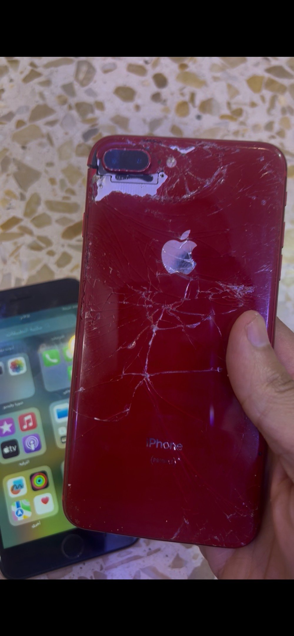 ايفونين 8 بلاس ذاكرة 64 واحد منهن جاهز بس واي فاي ميشتغل والثاني ابيعه حديد مكسر يرادله تصليح وترتيب سعرهن اثنينهن 80 الف وبيهن مجال مكاني الخالدية الصديقية