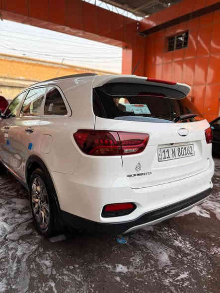 السلام عليكم 
كيا سورنتو للبيع
الموديل 2020
 المواصفات
مكينه 6 سلندر(3500) كير 8 سرع
بانوراما
بصمه 
جلد
كشنات كهرباء
حساسات امامي خلفي
لد امامي خلفي
لايت ٣ عدسات
بردات خلفيه
صندوق كهرباء
مري شفط
اشاير مري
شاشه
كامره
يدات كروم
ترحيب
وضعيات قياده مود درايف
تحكمات
السياره ماشيه 63 Km الف كيلو متر حقيقي
السياره بيها بارد صغير جوه قبغ البانزين ومقدار شبر صبغ بالتكمه اثر شخط غير هذا مكفوله كفاله عامه من تبديل وصبغ وبارد كير مكينه صدر مكفوله
السياره كلش جديده 
مكان السياره بغداد الكراده
السعر (263)$ وبيها مجال بسيط
الرقم للاستفسار *********** بغداد
